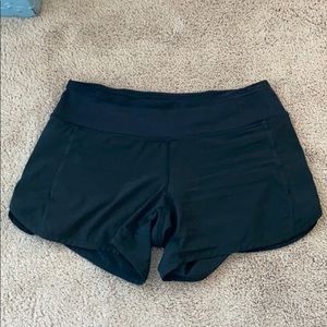 LULULEMON SPEED UP SHORTS 2.5”